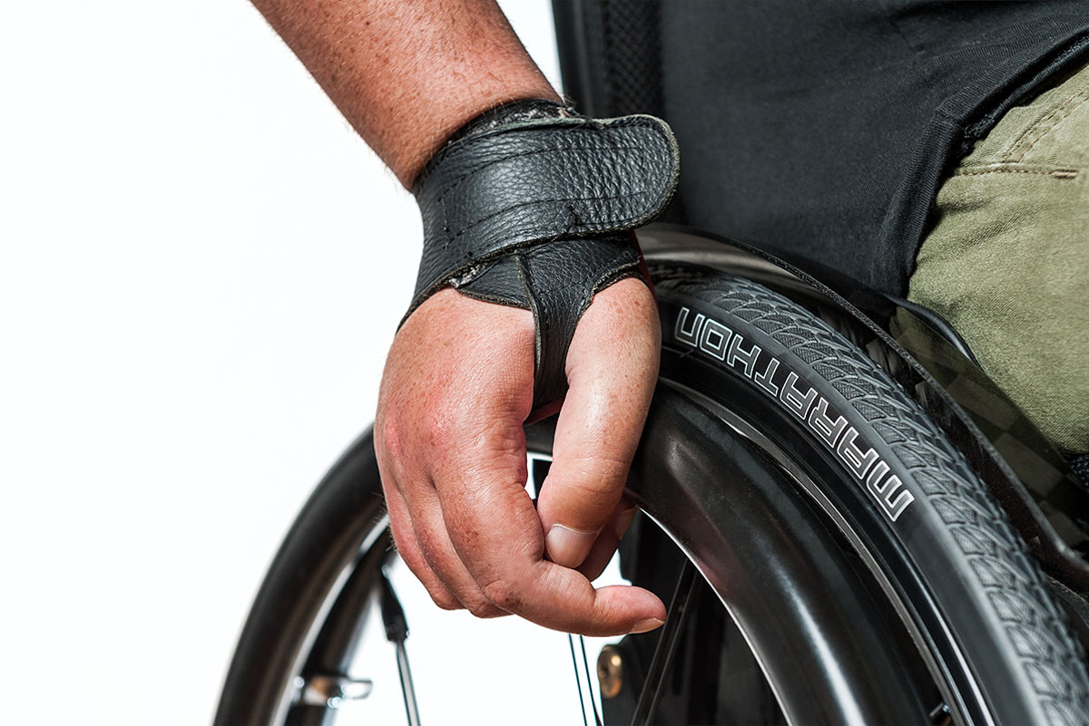 Carbolife Curve tetra grip L wheelchair pushrim