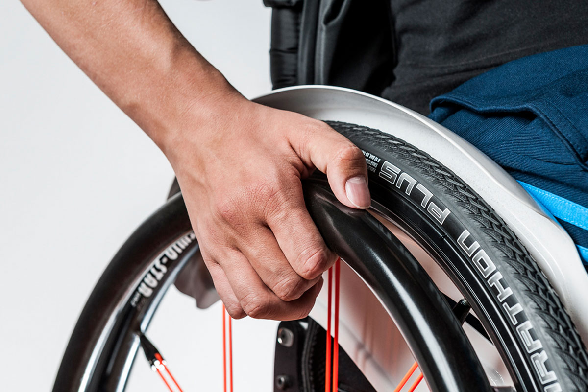 Carbolife Curve tetra grip L wheelchair pushrim 