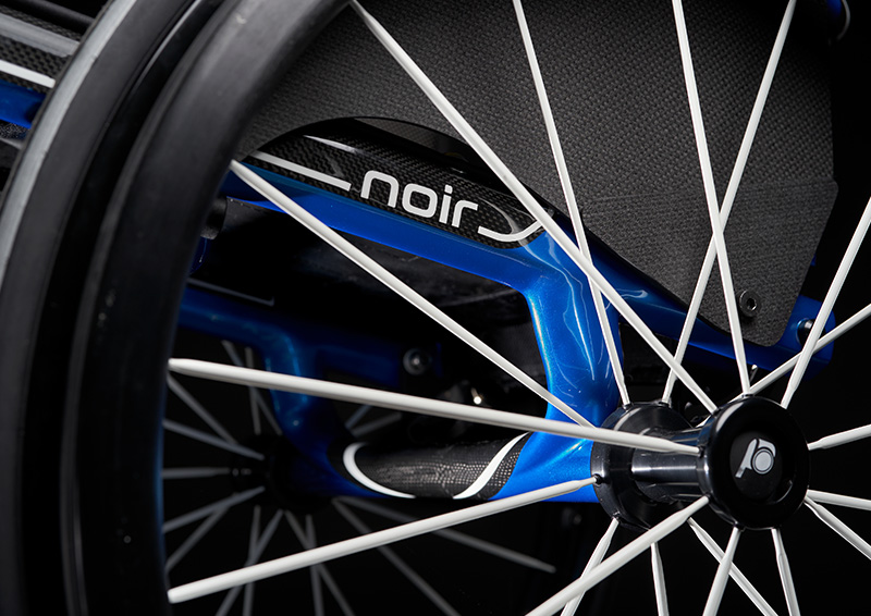 noir 2.0 blue essence frame detail